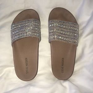 Gently used/barely worn Steve Madden Girls Sandals